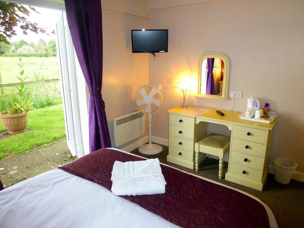The Peacock Country Inn Chinnor Bagian luar foto