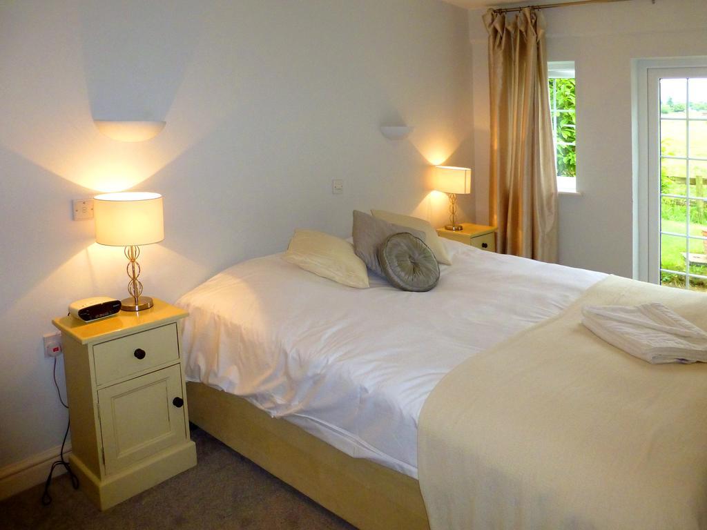 The Peacock Country Inn Chinnor Bagian luar foto
