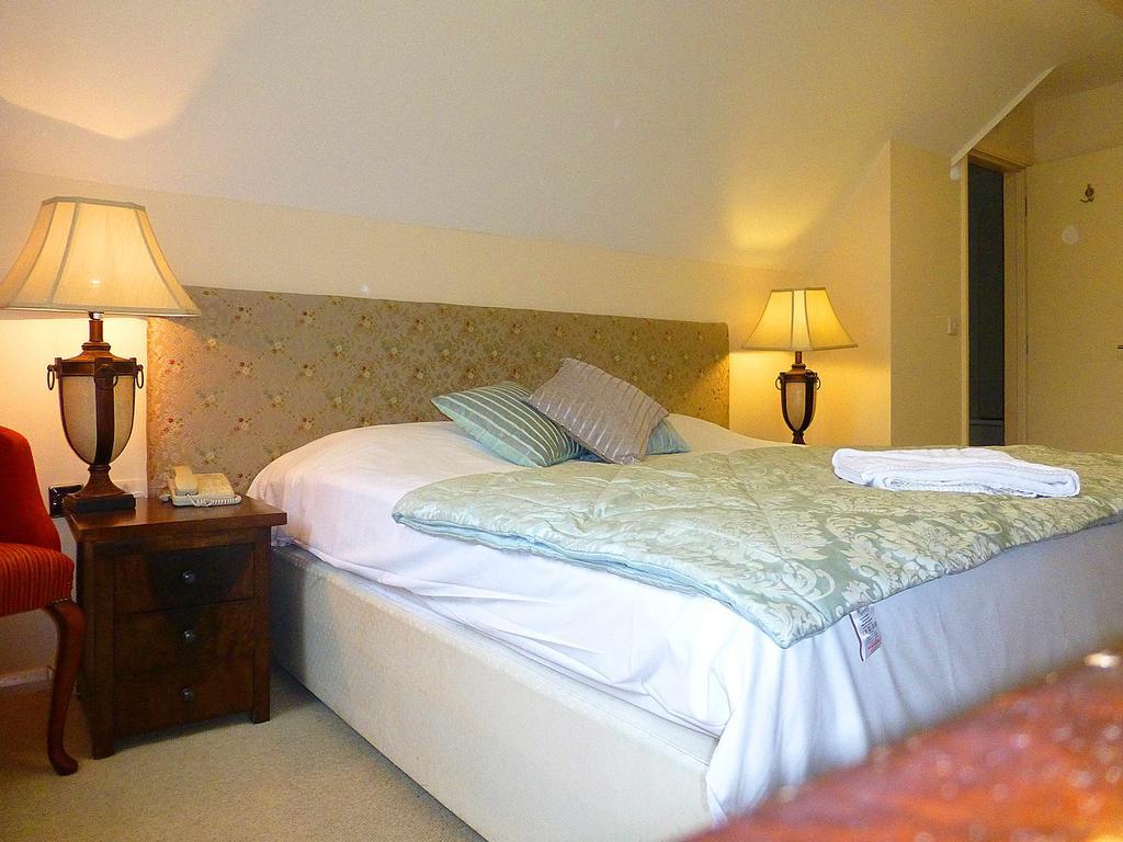 The Peacock Country Inn Chinnor Bagian luar foto