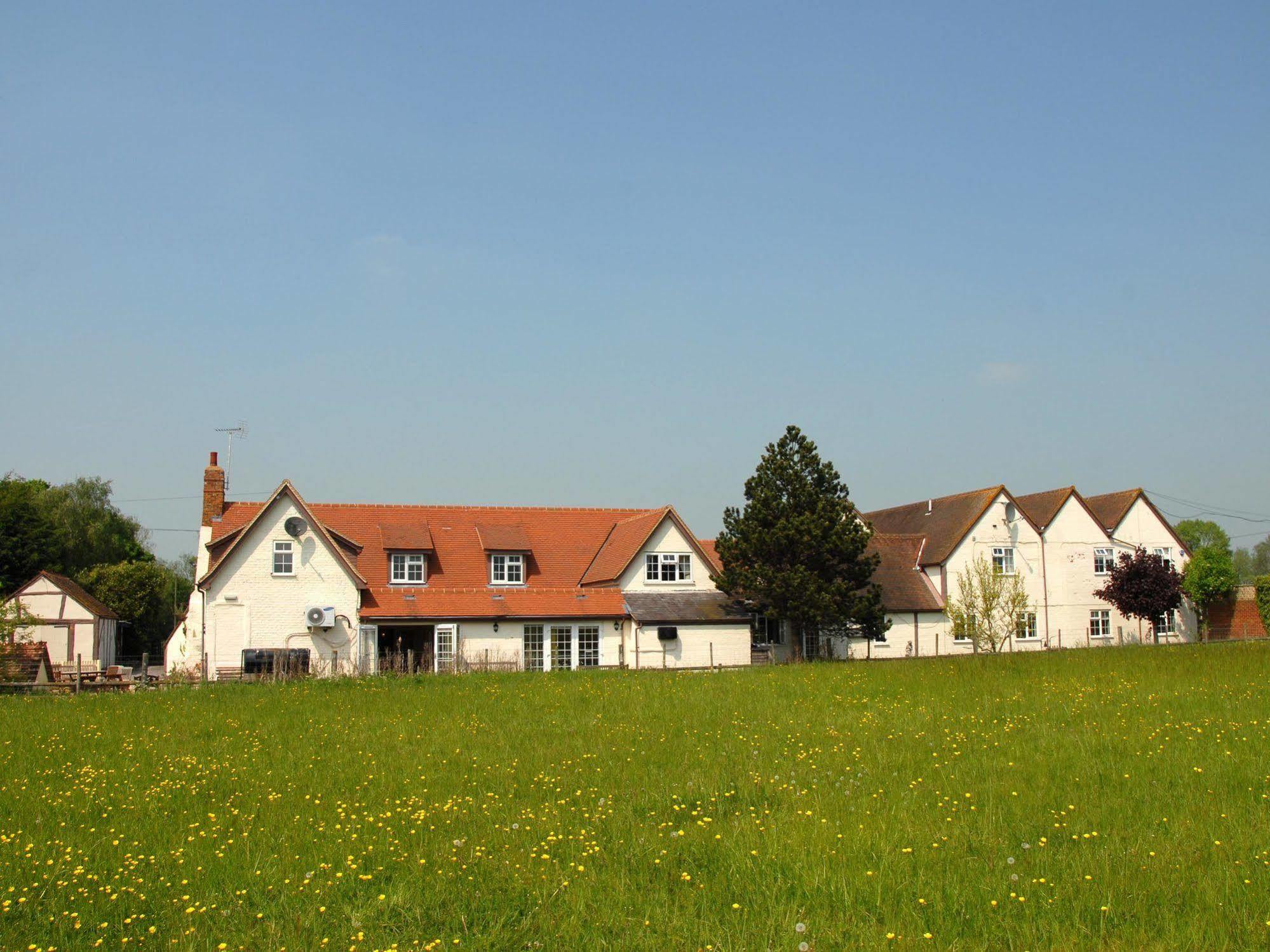 The Peacock Country Inn Chinnor Bagian luar foto