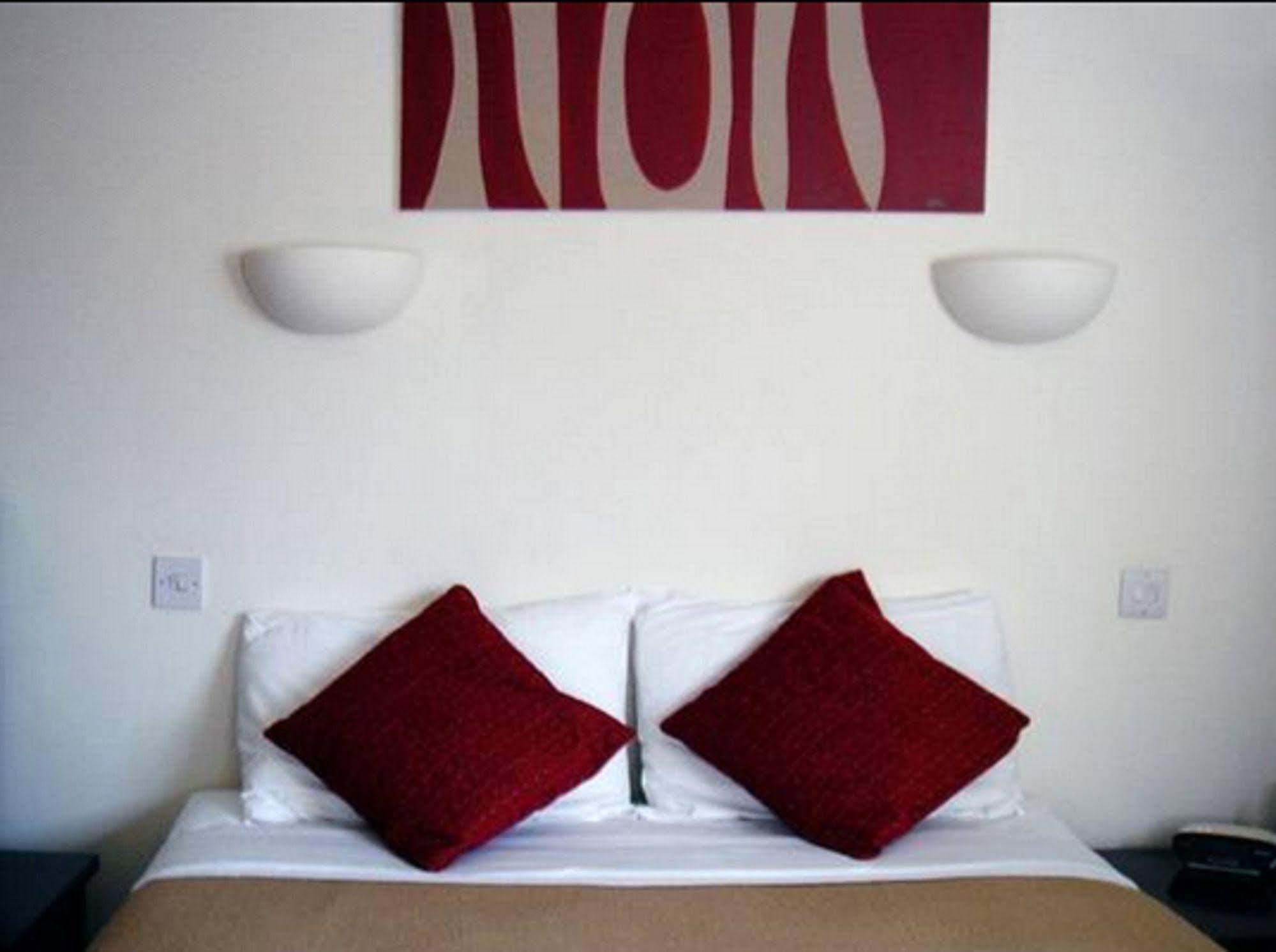 The Peacock Country Inn Chinnor Bagian luar foto