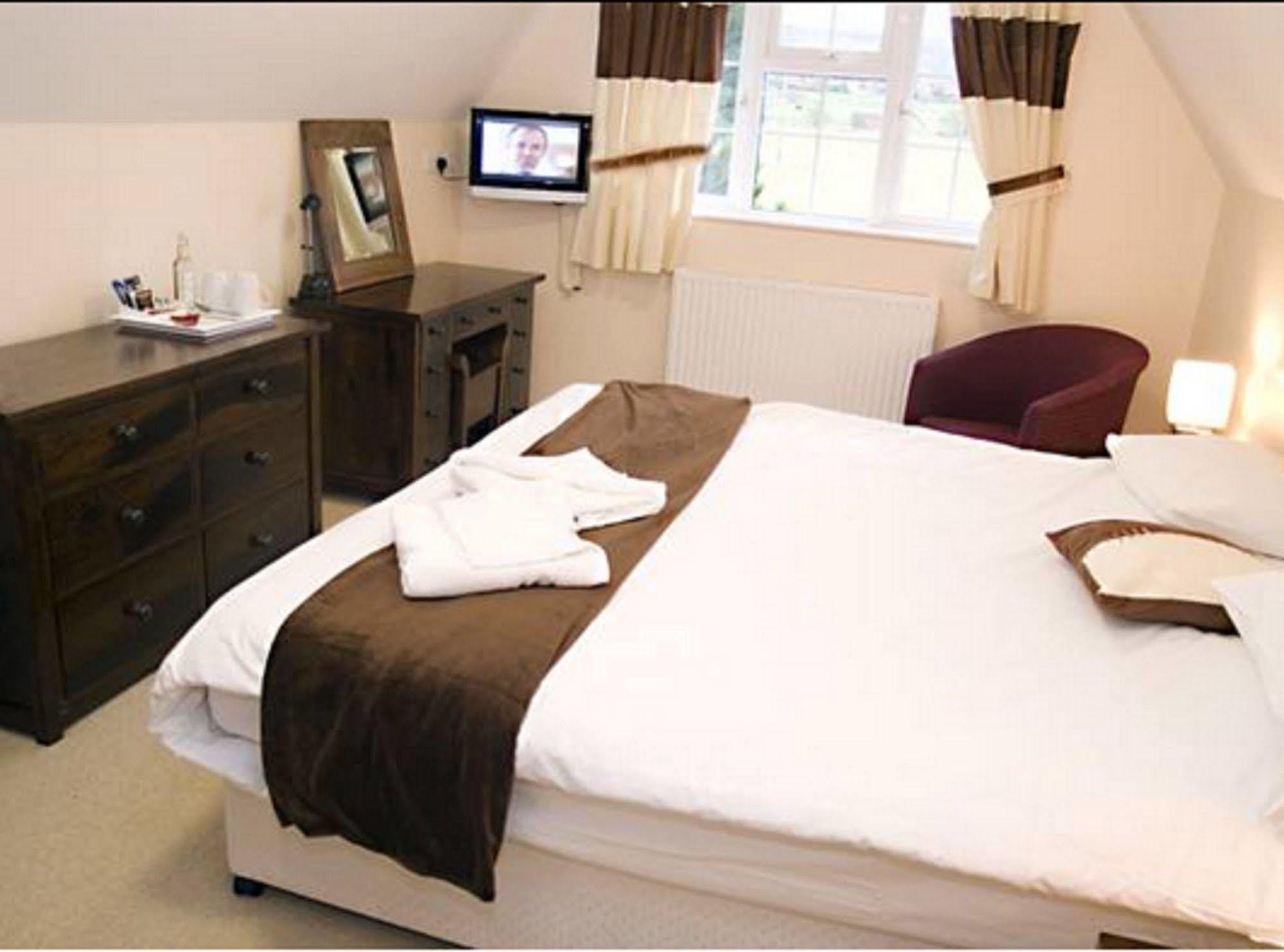 The Peacock Country Inn Chinnor Bagian luar foto